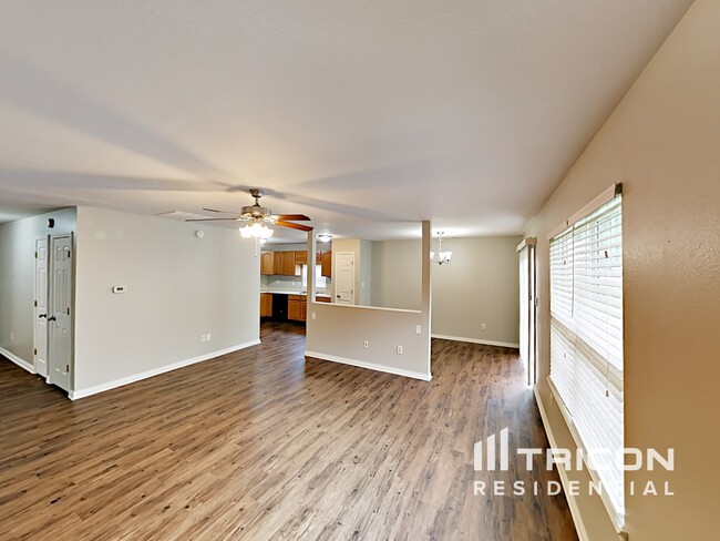 Building Photo - 928 Webb Dr