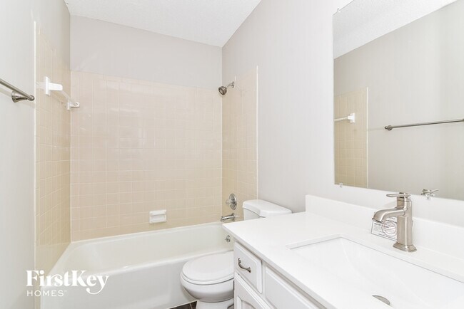 Building Photo - 229 SE Brownfield Dr