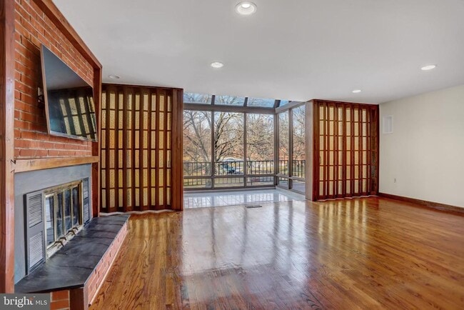 Building Photo - 2 Coldwater Ct