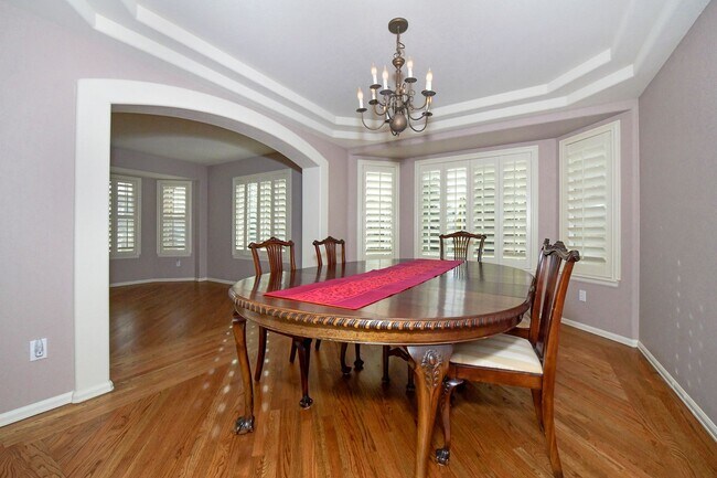 Building Photo - Spacious 2-Story with Mountain Views School District-20