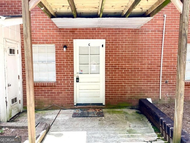 Primary Photo - 135 Meadowbrook Ct