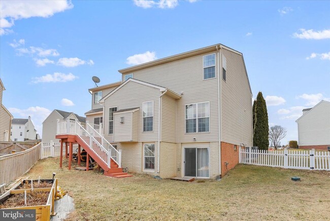 Building Photo - 301 Fontana Cir