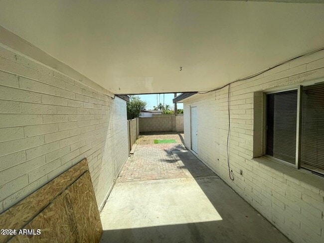 Building Photo - 2709 S Alder Dr