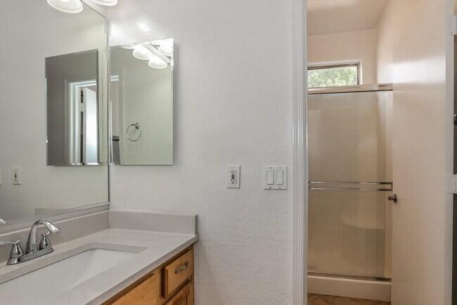 Building Photo - 13006 W Aster Dr