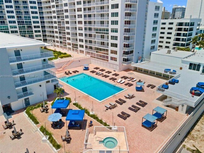 Building Photo - 5401 Collins Ave