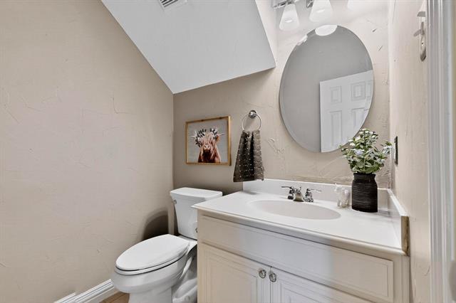 Building Photo - 2344 Southcourt Cir