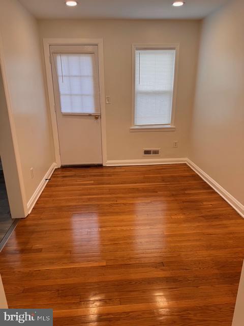 Building Photo - 1090 Cameron Rd