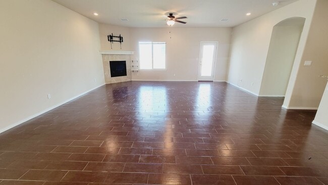 Building Photo - 7453 Eagle Vista Dr