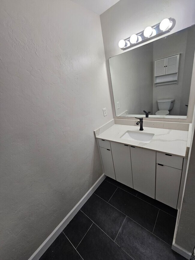 Building Photo - 3/2 Home in Palm Grove