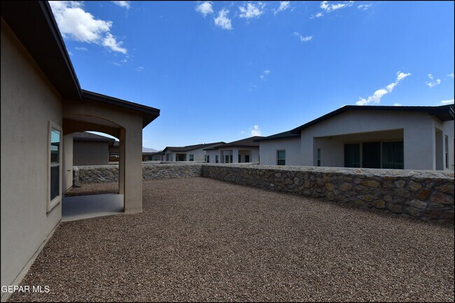 Building Photo - 142 Ruth Trl