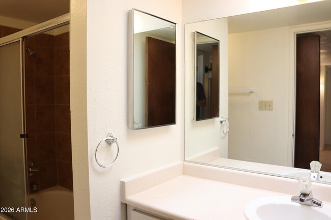 Building Photo - 1113 Plaza Azul