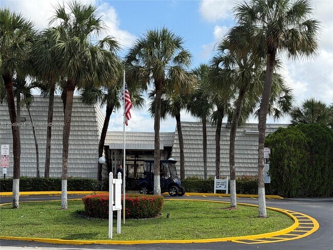 Building Photo - 8135 Sunrise Lakes Blvd