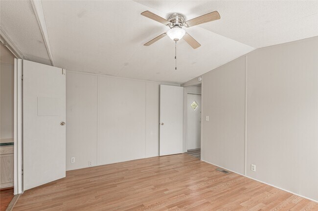 Building Photo - 1345 FM 405