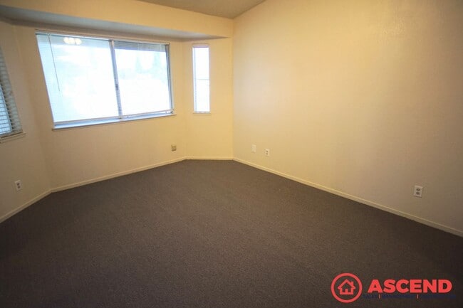 Building Photo - 4600 Beechwood St