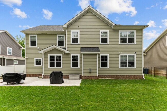 Building Photo - Newly built and beautiful property located...