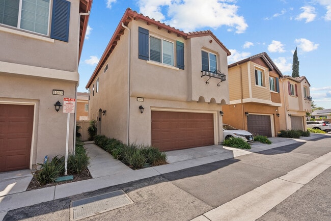 Building Photo - 14610 Isla Vista Dr