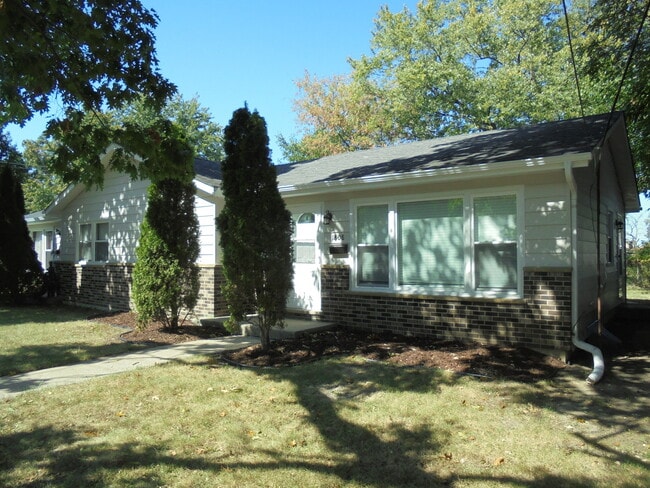 Building Photo - 1808 W Ridgeland Ave