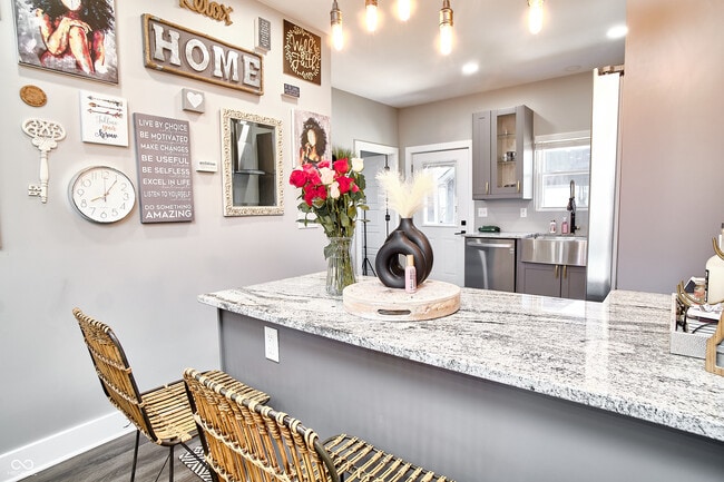 Building Photo - 1714 Milburn St