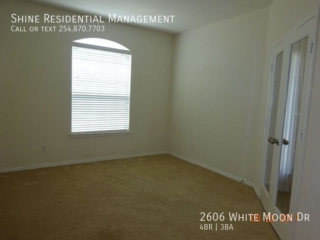 Building Photo - 2606 White Moon Dr