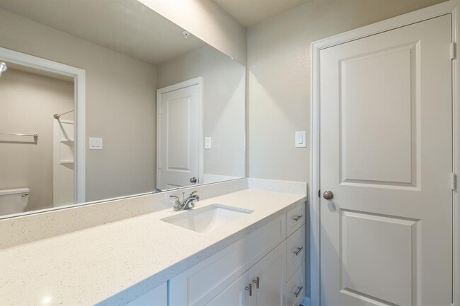 Building Photo - 211 Park Place Cir