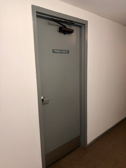 Building Photo - 2600 Brookwood Way Dr