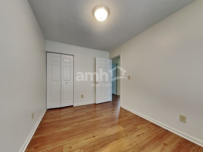 Building Photo - 2580 Evergreen Dr