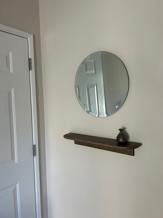 Building Photo - 57 Lakeshore Ct