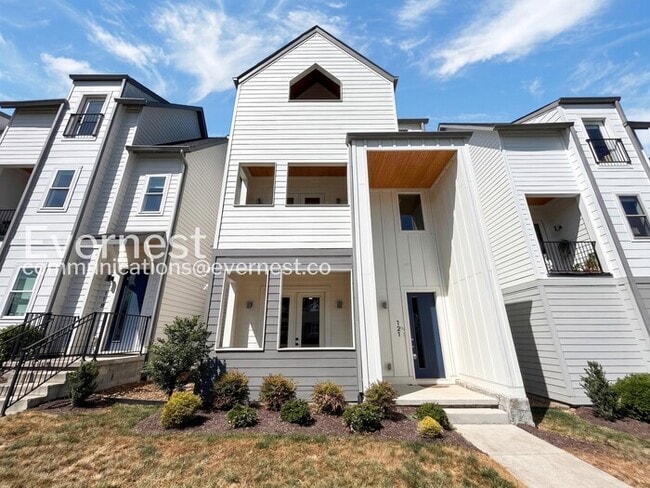 Building Photo - 121 Lucile St