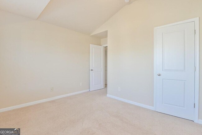 Building Photo - 4665 Woodbine Way