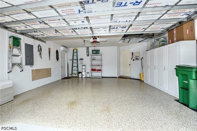 Building Photo - 1250 Silverstrand Dr