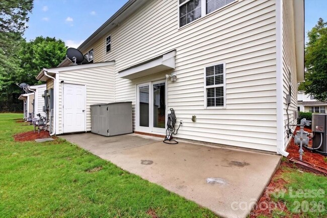 Building Photo - 3445 Broadwick St