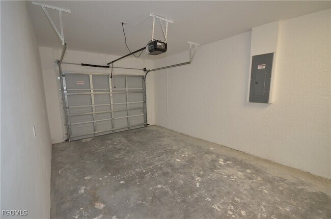 Building Photo - 3305 Bassie Ct