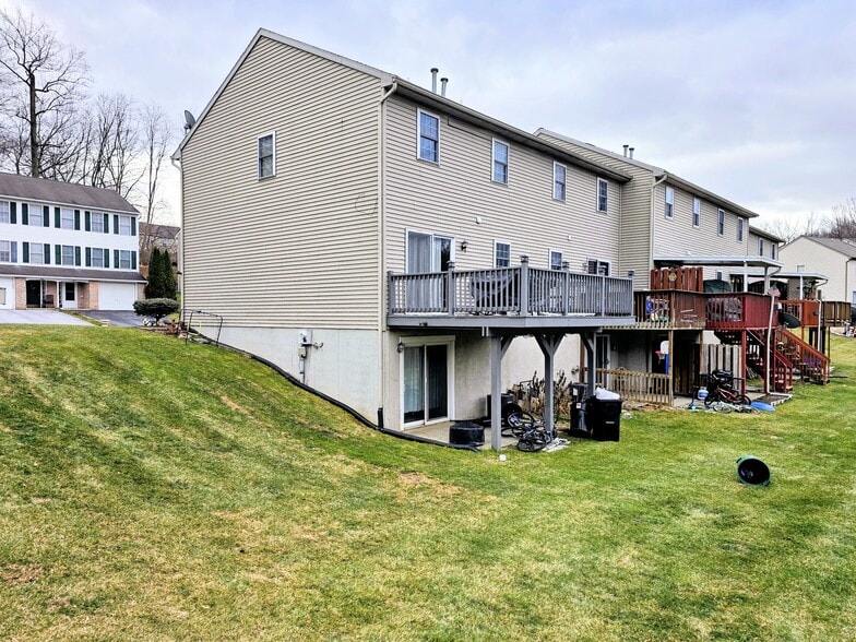 Building Photo - 688 Rockwood Dr