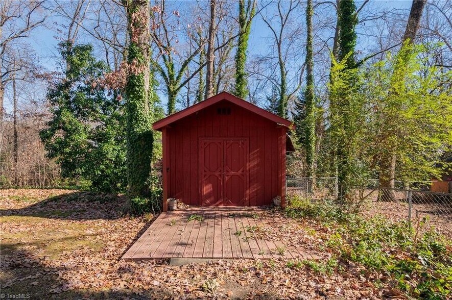 Building Photo - 208 Tremont Dr