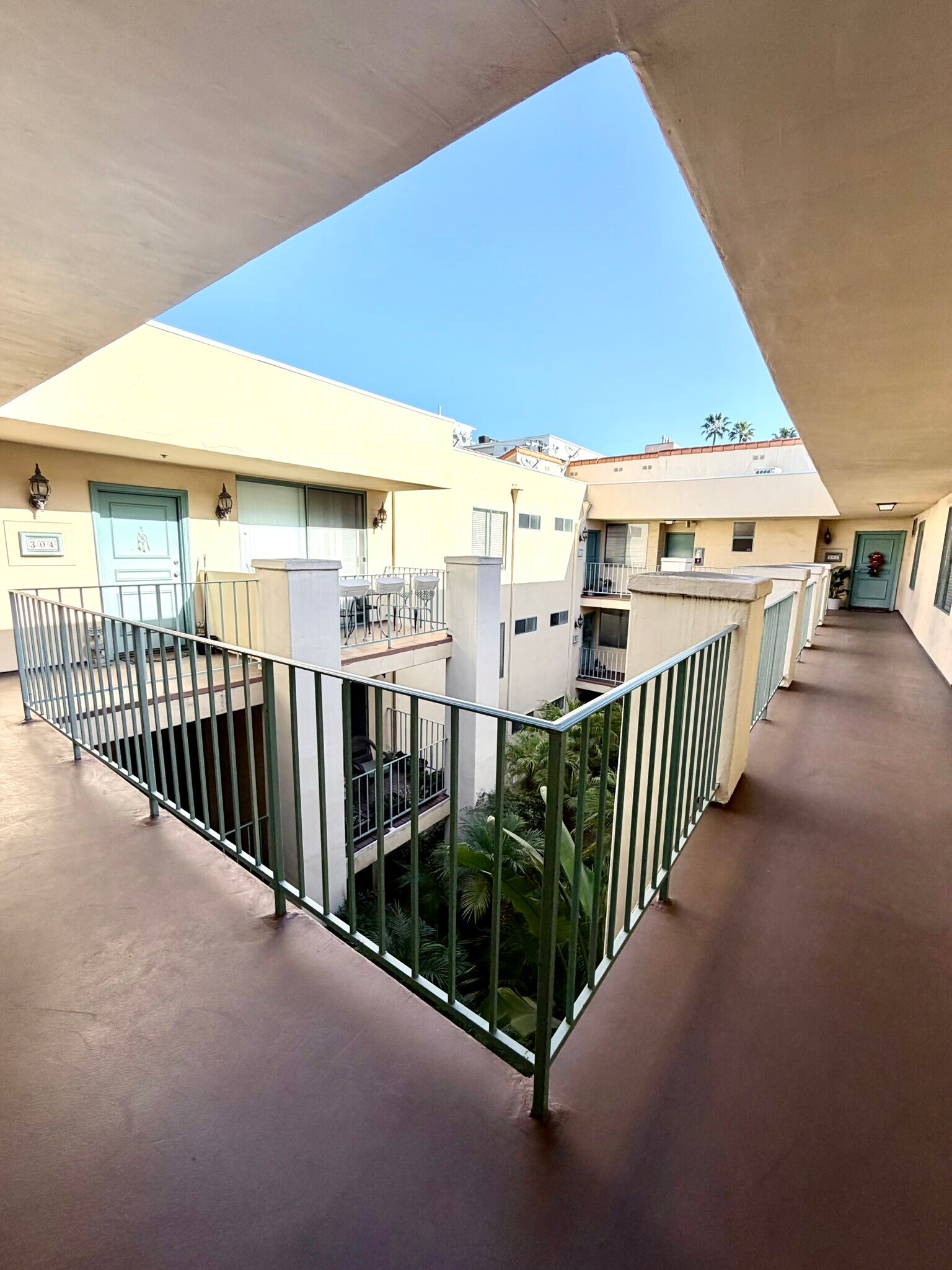 Building Photo - 1430 Colby Ave