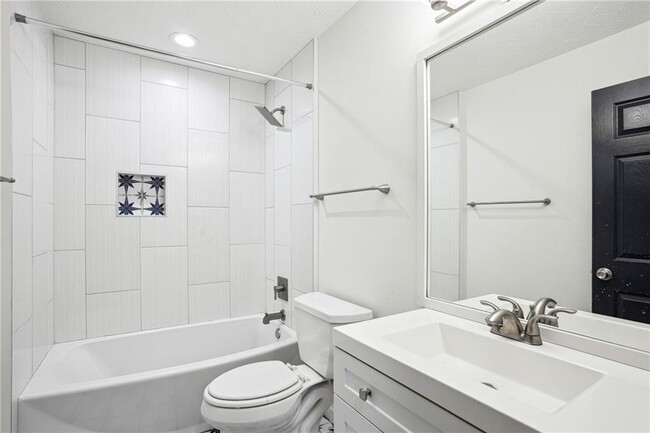 Building Photo - 2061 Tiger Flowers Dr NW