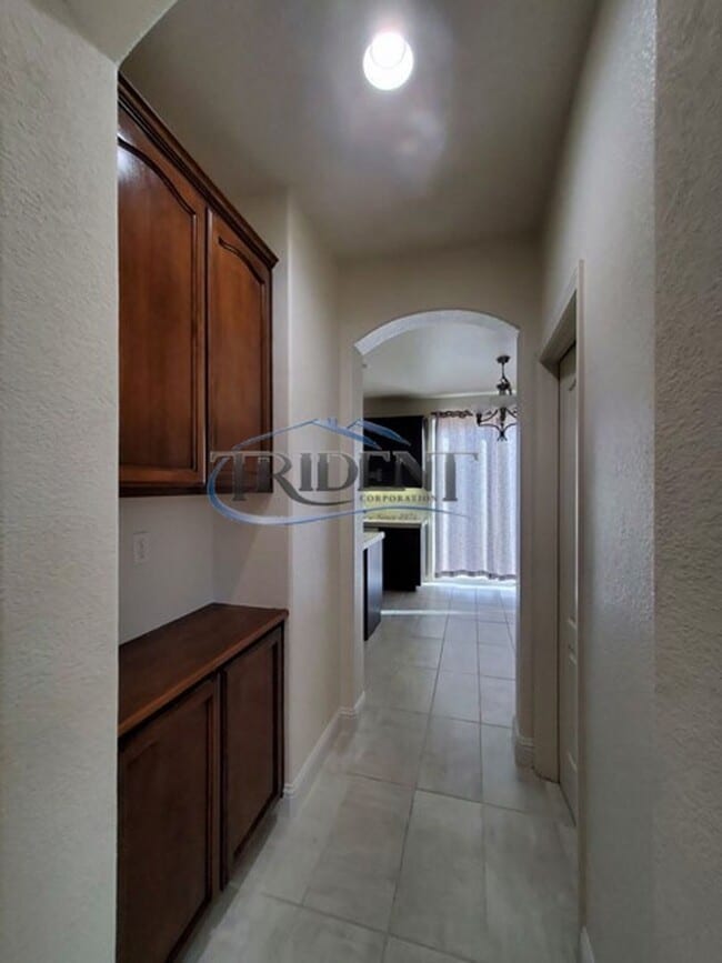 Building Photo - 4 bedroom, 2 ½ bath SOLAR home