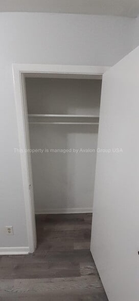 Building Photo - 1131 Lake Shore Blvd