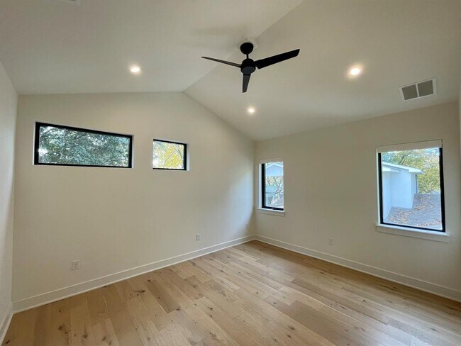 Building Photo - 1309 Palo Duro Rd