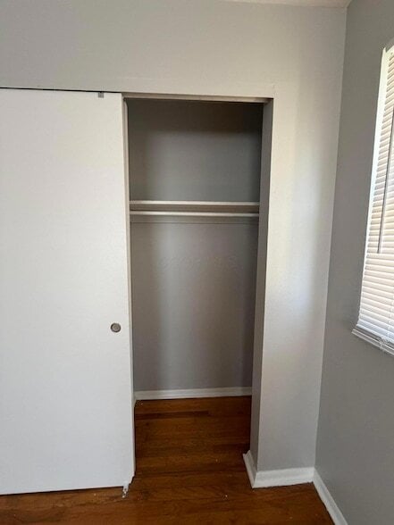 Building Photo - 1975 Dunbar Dr