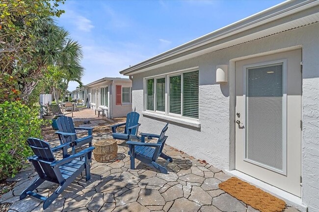 Building Photo - 914 Spanish Dr S