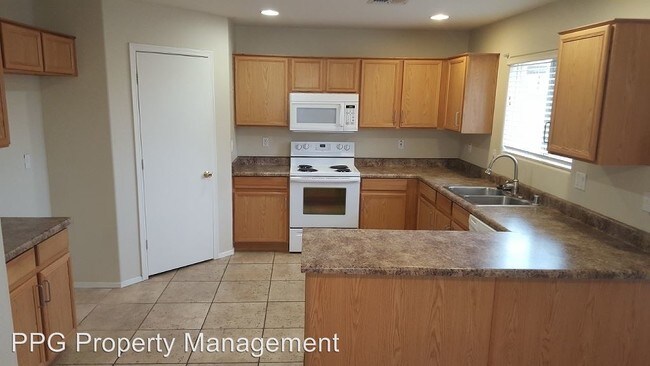 Building Photo - 3 br, 2.5 bath House - 17445 W Caribbean Ln