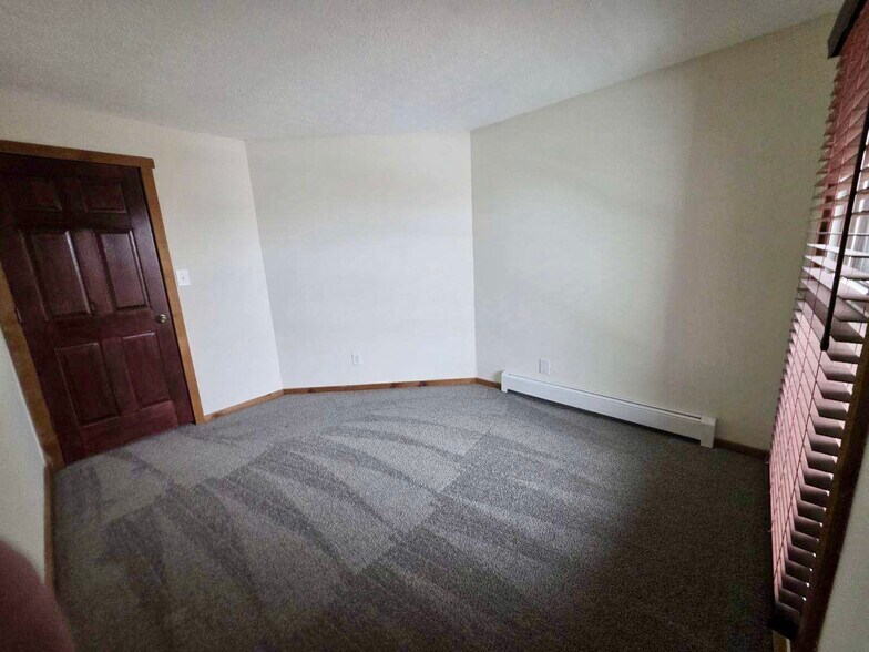 Building Photo - 1605 Treetop Trl