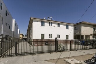 Building Photo - 1217 N Kingsley Dr