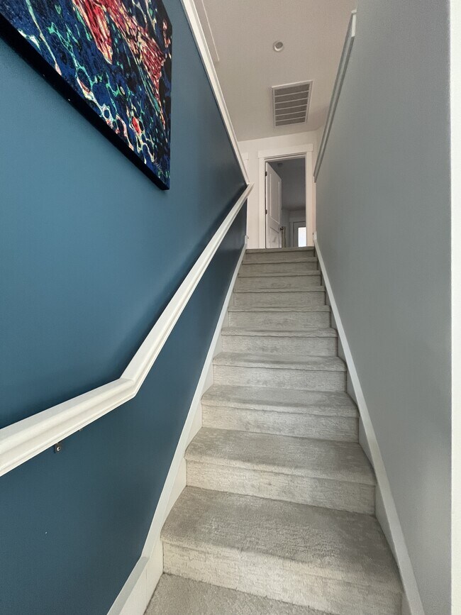 Building Photo - 16 Old Stoney Ln