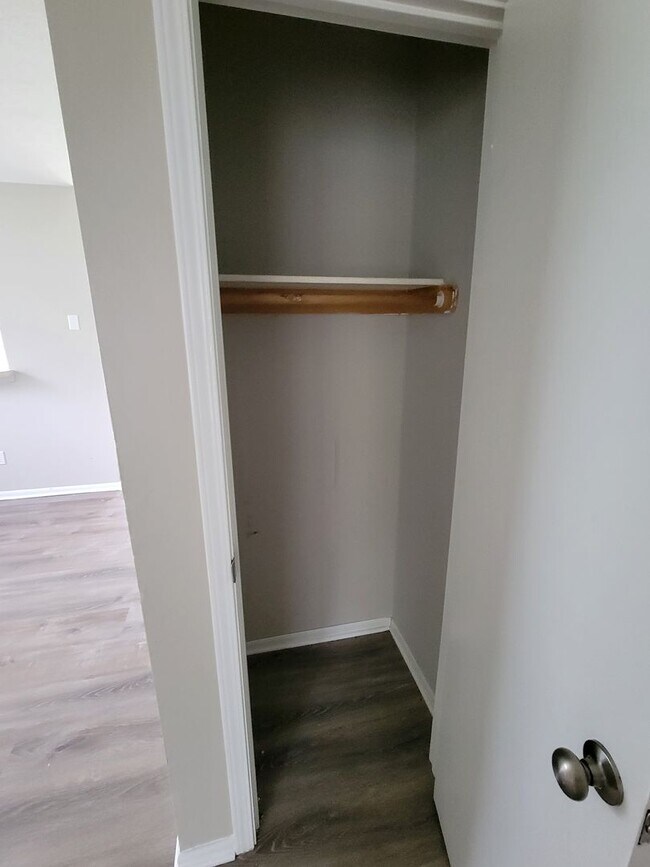 Building Photo - 630-632 W. Country Squire Ct.