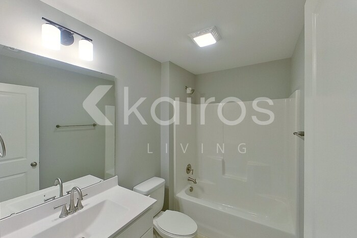 Building Photo - 3705 Oak Leaf Wy