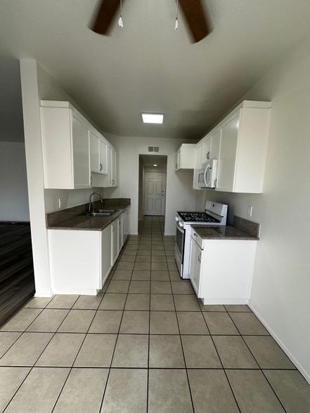 Building Photo - 4343 Whitsett Ave