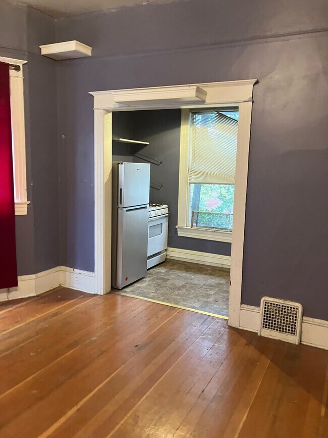 Building Photo - Capitola Tri-Plex