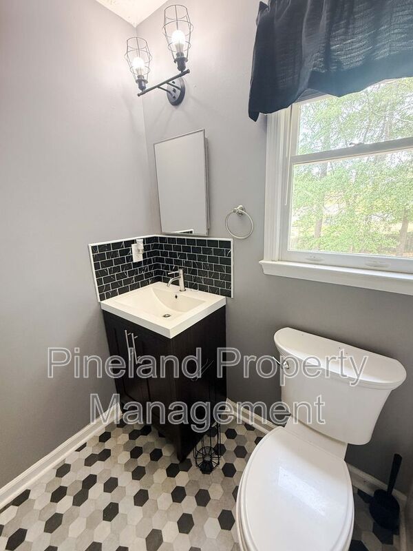 Building Photo - 3446 Sandystone Cir